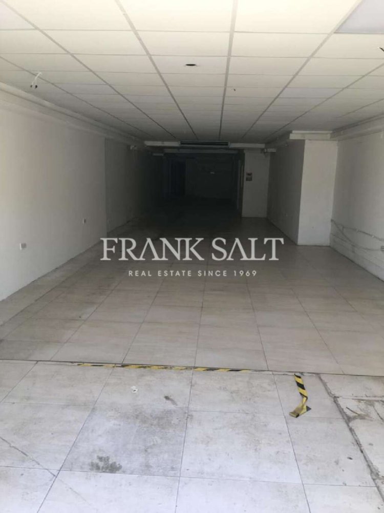 Tienda en Swatar, Malta 250 m² No. 12985