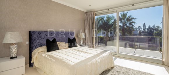 6 bedrooms Villa in Marbella, Spain No. 87400 2
