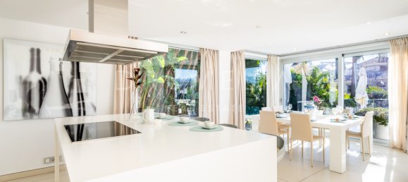 6 bedrooms Villa in Marbella, Spain No. 87400 25