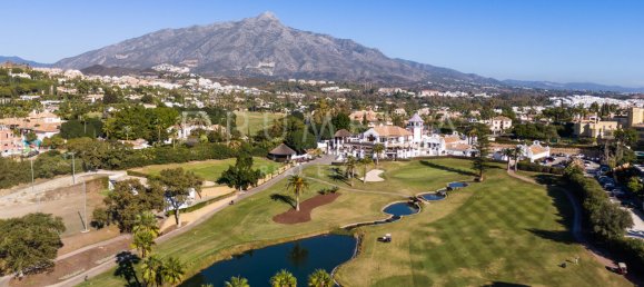 6 bedrooms Villa in Marbella, Spain No. 87400 6