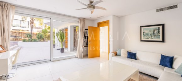 6 bedrooms Villa in Marbella, Spain No. 87400 13