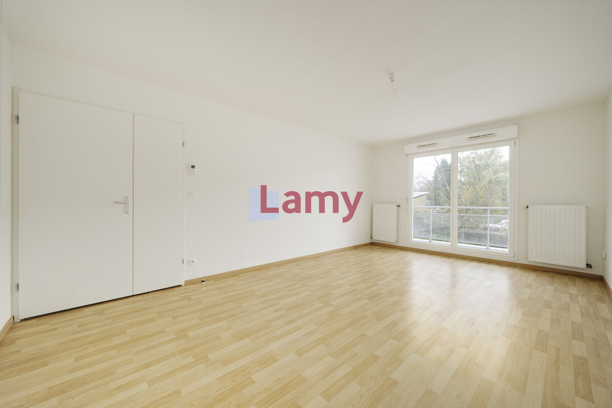 2 bedrooms Apartment in Nancy, France No. 161504