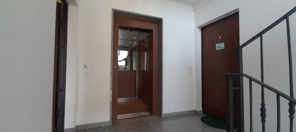 6 rooms Apartment in Loreto Aprutino, Italy No. 171629 2