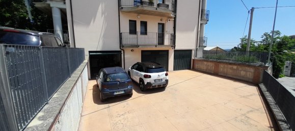 6 rooms Apartment in Loreto Aprutino, Italy No. 171629 30