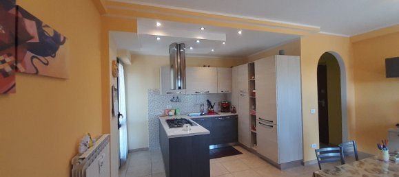 6 rooms Apartment in Loreto Aprutino, Italy No. 171629 8
