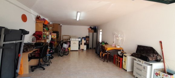 6 rooms Apartment in Loreto Aprutino, Italy No. 171629 31
