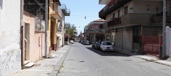 3 bedrooms House in Riposto, Italy No. 163621 8