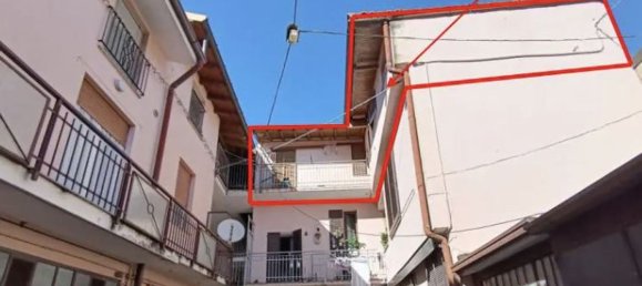 3-salle Appartement à Cirimido, Italy No. 8363 17