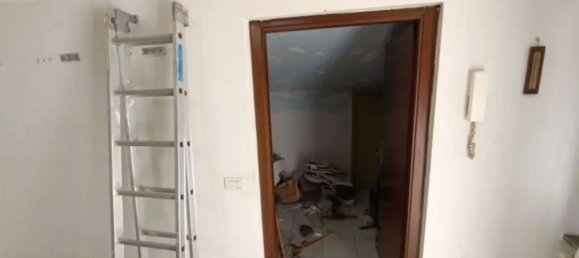 3-salle Appartement à Cirimido, Italy No. 8363 11