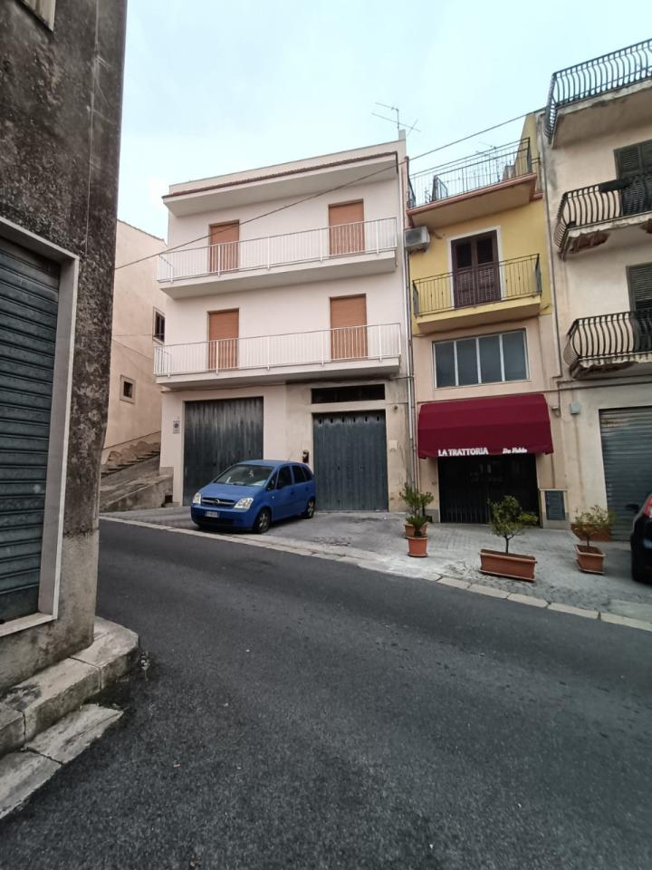 Гараж 30м² в Модика, Италия № 227403