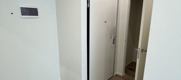 Estudio en Genoa, Italy No. 287205 10