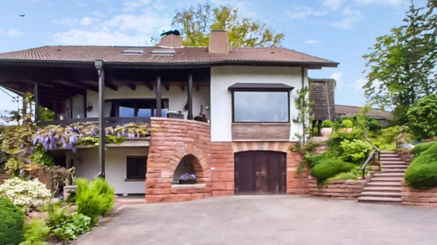 8 rooms Townhouse in Kaiserslautern, Germany No. 149437