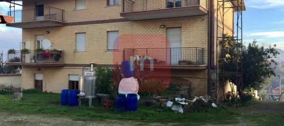 3-Zimmer Wohnung in Rome, Italy, Nr. 24685 3