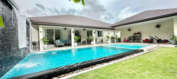 Вилла с 6 спальнями в Паттайя, Таиланд № 74984 5