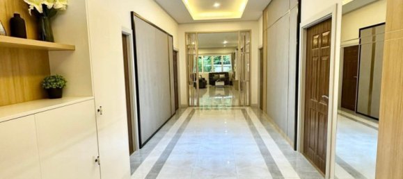 Вилла с 6 спальнями в Паттайя, Таиланд № 74984 2