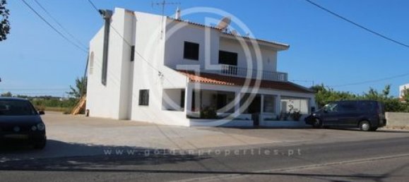 248m² Building in Albufeira, Portugal No. 151004 3