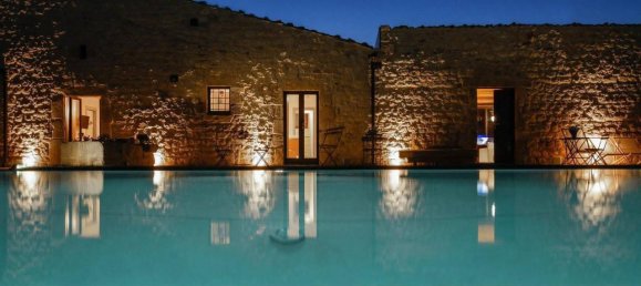 Вилла с 9 комнатами в Шикли, Италия № 7622 21