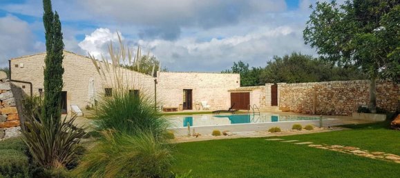 Вилла с 9 комнатами в Шикли, Италия № 7622 20