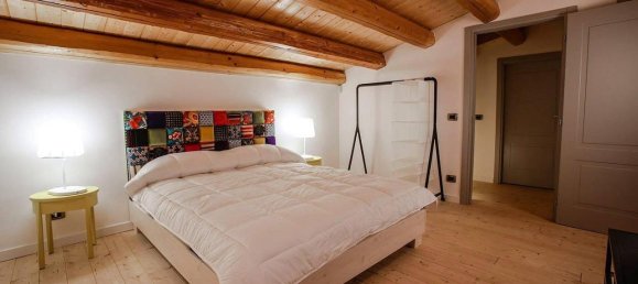 Вилла с 9 комнатами в Шикли, Италия № 7622 14