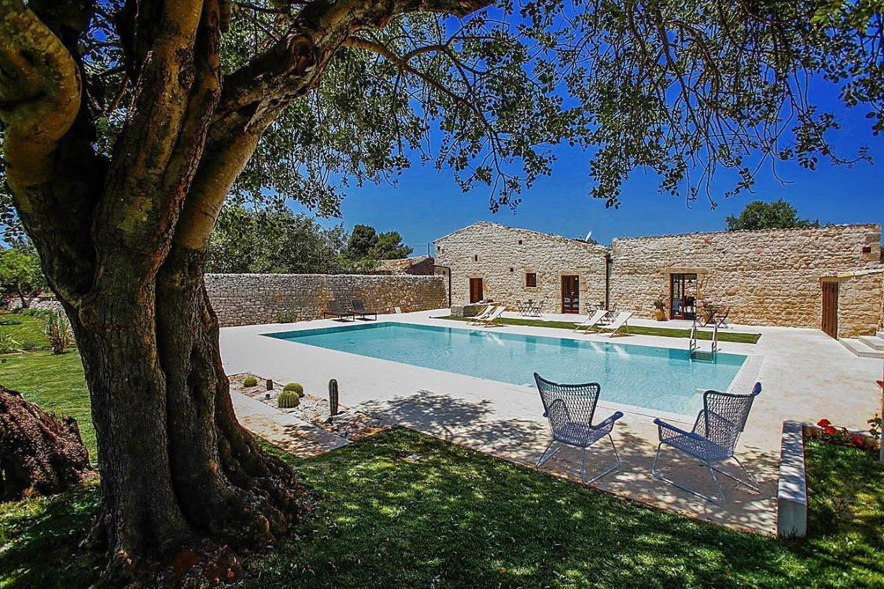 Вилла с 9 комнатами в Шикли, Италия № 7622