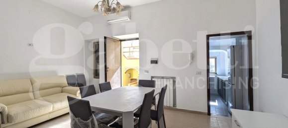 4 rooms House in Monte di Procida, Italy No. 363208 3