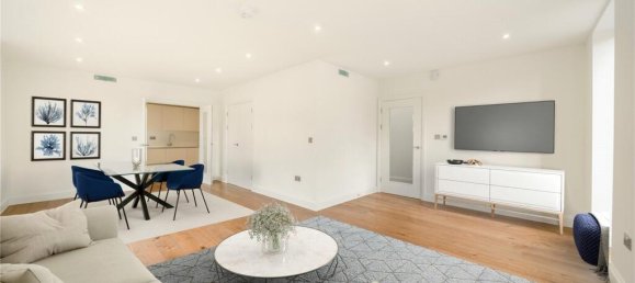 3 bedrooms House in London, United Kingdom No. 12695 2