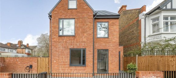 3 bedrooms House in London, United Kingdom No. 12695 10