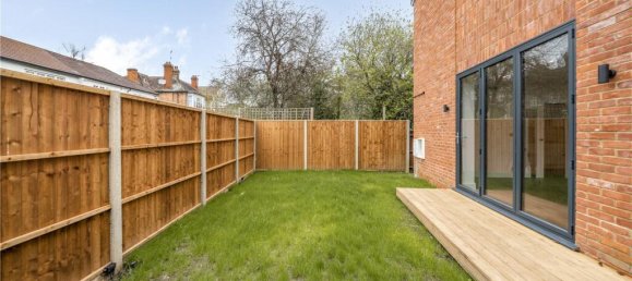 3 bedrooms House in London, United Kingdom No. 12695 9