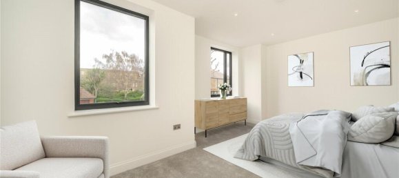 3 bedrooms House in London, United Kingdom No. 12695 7