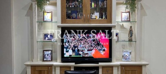 Adosado de 3 dormitorios en Qormi, Malta No. 8222 4