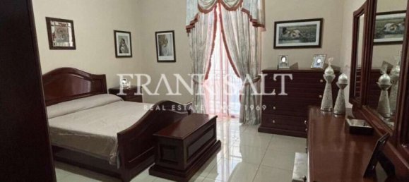 Adosado de 3 dormitorios en Qormi, Malta No. 8222 9