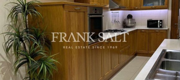 Adosado de 3 dormitorios en Qormi, Malta No. 8222 2