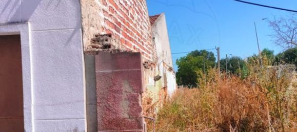 2 bedrooms House in Barreiro, Portugal No. 179125 2