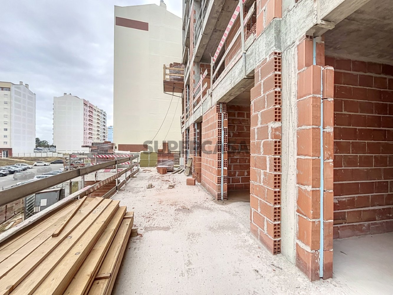 3 bedrooms Apartment in Corroios, Portugal No. 159526