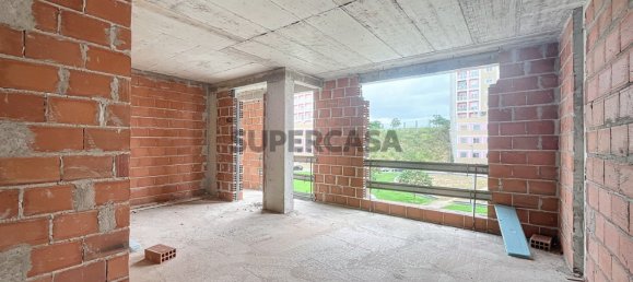 3 bedrooms Apartment in Corroios, Portugal No. 159526 2