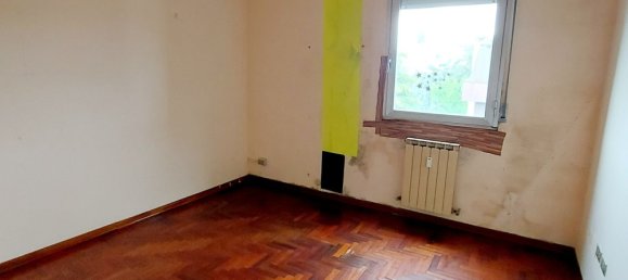 4 rooms Apartment in Prato, Italy No. 48807 5