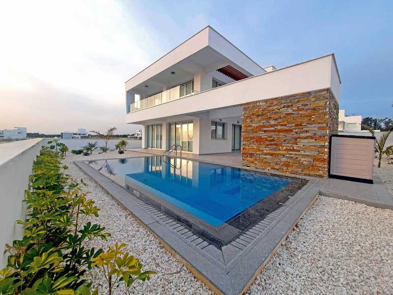 4 bedrooms Villa in Geroskípou, Cyprus No. 10680