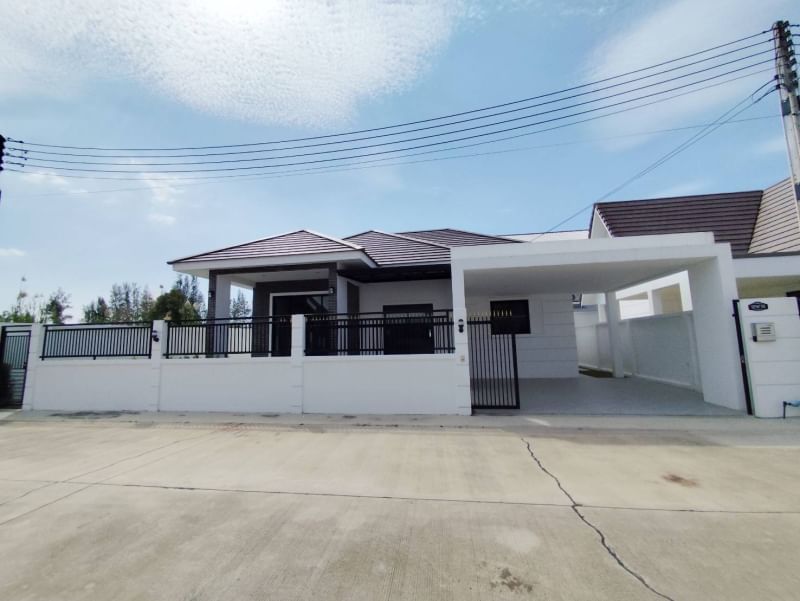 2 bedrooms Cafe / restaurant in Bang Sare, Thailand No. 25478