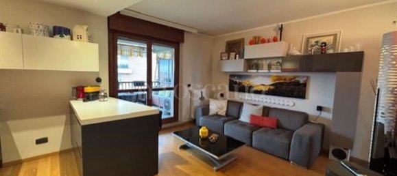 2 rooms Apartment in Turin, Italy No. 148636 4