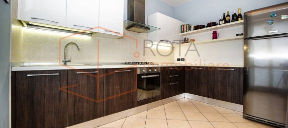 3 chambres Appartement à Bergamo, Italy No. 380810 2