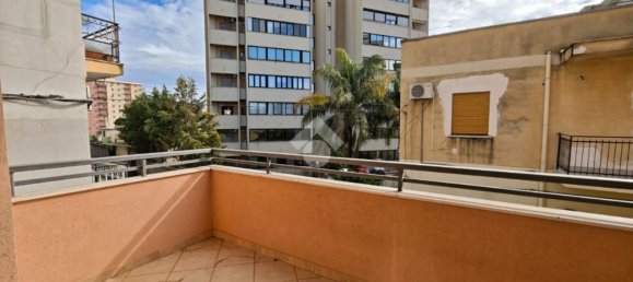 4 rooms Apartment in Palermo, Italy No. 157253 15