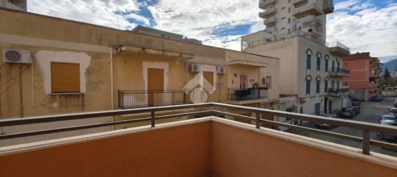 4 rooms Apartment in Palermo, Italy No. 157253 16