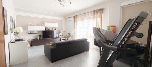 4 rooms Apartment in Palermo, Italy No. 157253 5