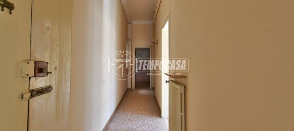 5-salle Appartement à Osimo, Italy No. 109192 20