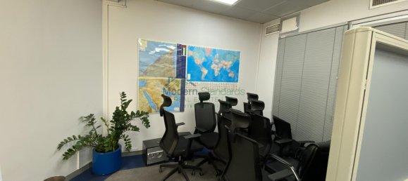 300m² Office in Sheikh Zayed Road, UAE No. 9447 13