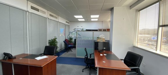 300m² Office in Sheikh Zayed Road, UAE No. 9447 5