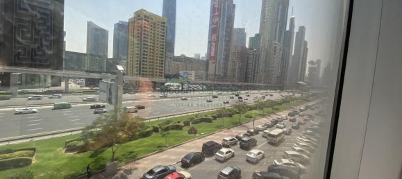 300m² Office in Sheikh Zayed Road, UAE No. 9447 11