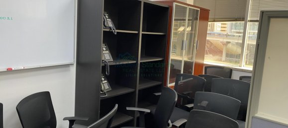 300m² Office in Sheikh Zayed Road, UAE No. 9447 3