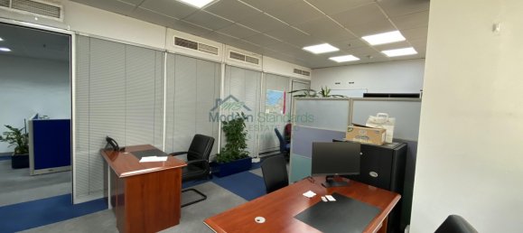 300m² Office in Sheikh Zayed Road, UAE No. 9447 4
