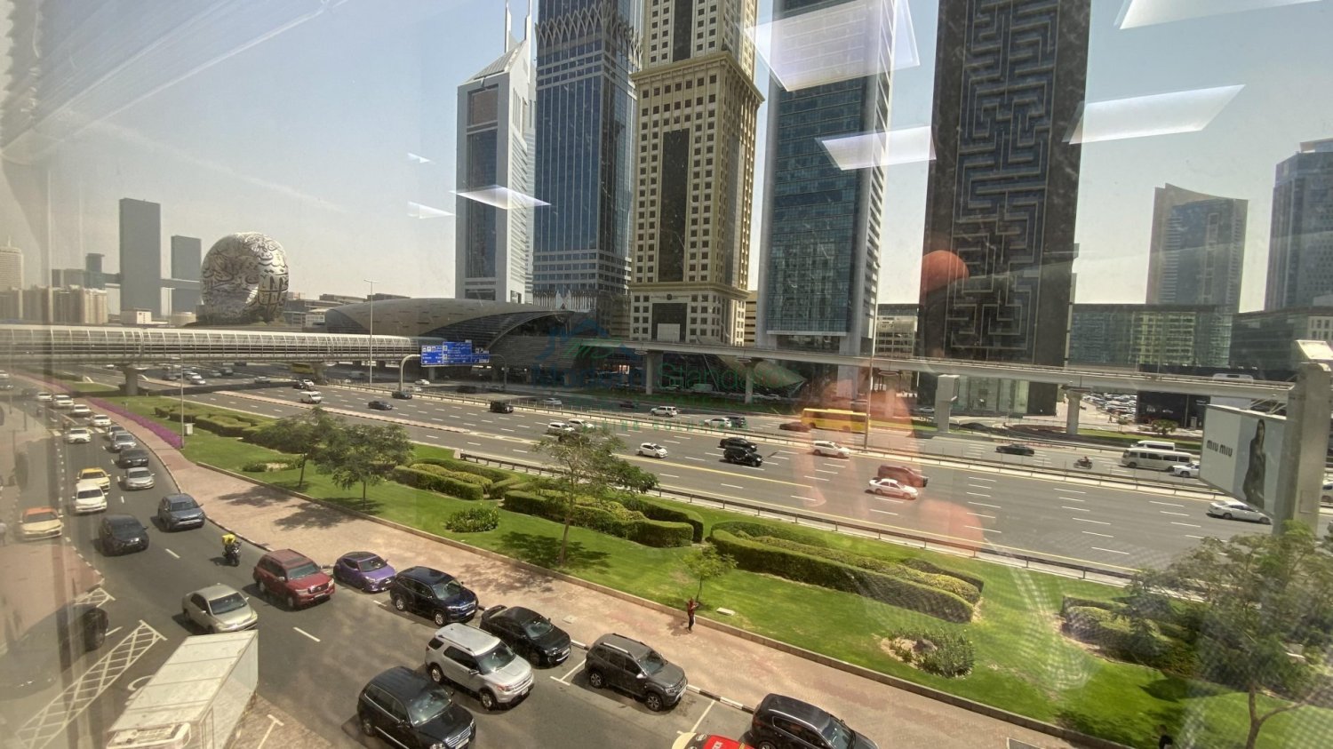 300m² Office in Sheikh Zayed Road, UAE No. 9447